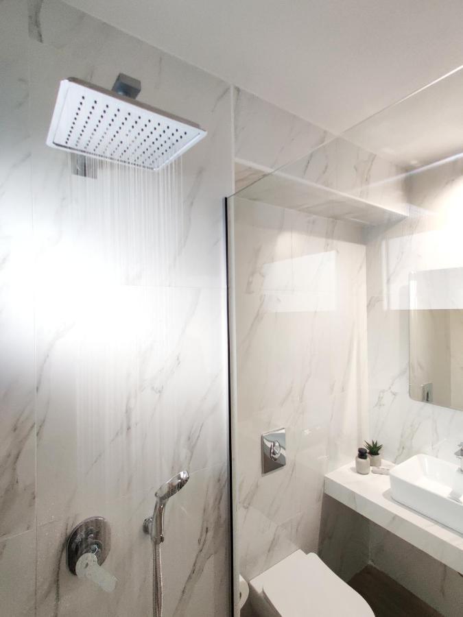 Aelia Seaside Luxury Suites Nea Karvali Ngoại thất bức ảnh