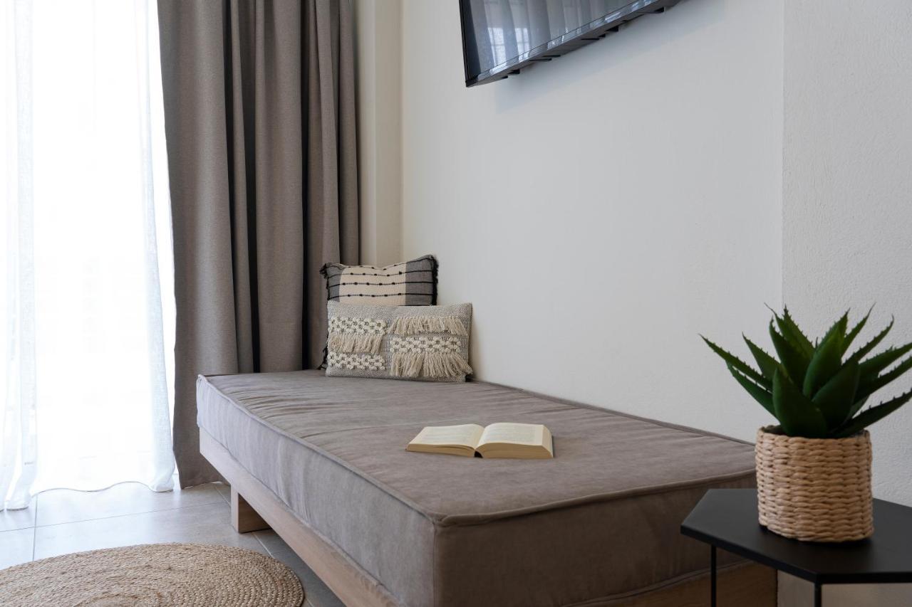 Aelia Seaside Luxury Suites Nea Karvali Ngoại thất bức ảnh